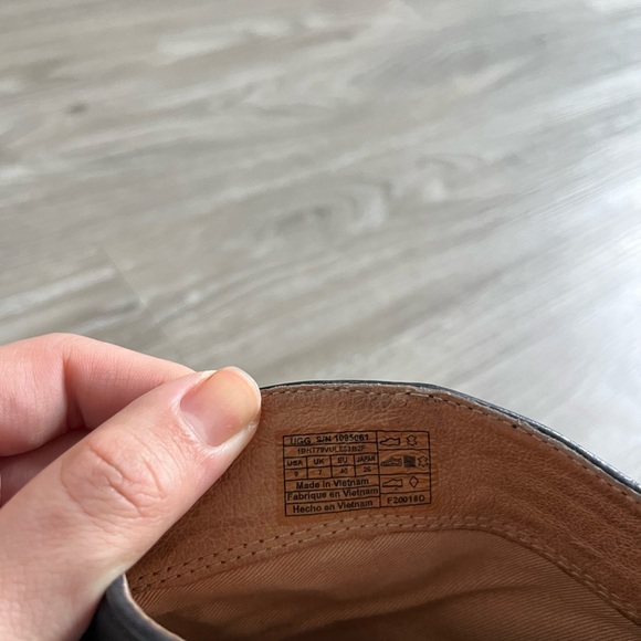 Ugg Black Booties - Picture 3 of 5